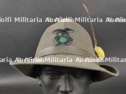 Deux chapeaux des Alpinis. Two Alpinis hats. — miniature 3