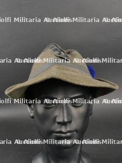 Deux chapeaux des Alpinis. Two Alpinis hats. — miniature 18