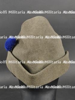 Deux chapeaux des Alpinis. Two Alpinis hats. — miniature 23