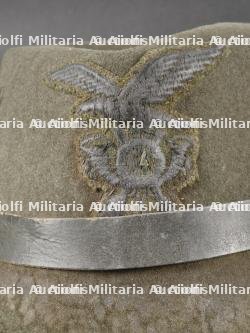 Trois chapeaux des troupes de Montagne. Three mountain troop hats. — photo 3