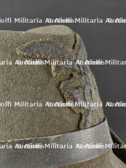 Trois chapeaux des troupes de Montagne. Three mountain troop hats. — miniature 9