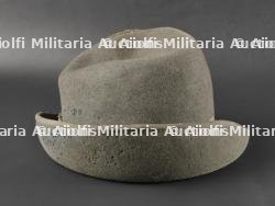 Trois chapeaux des troupes de Montagne. Three mountain troop hats. — photo 19