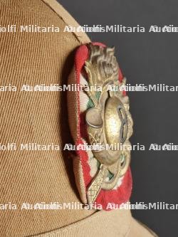 Casque tropicale du 8ème Régiment Bersaglieri. Tropical helmet of the 8th Bersaglieri Regiment. — miniature 23