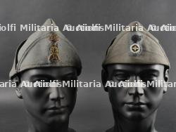 Deux calots d’officier de l’armée Royale italienne. Two Royal Italian Army officer's caps.