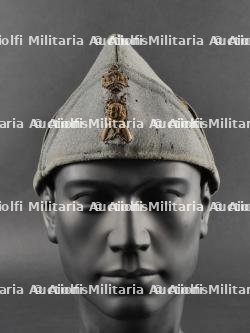 Deux calots d’officier de l’armée Royale italienne. Two Royal Italian Army officer's caps. — photo 2