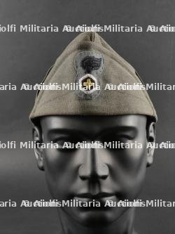 Deux calots d’officier de l’armée Royale italienne. Two Royal Italian Army officer's caps. — photo 17