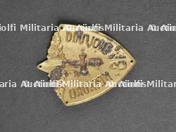 Lot de trois plaques de manche. Set of three handle plates. — photo 7