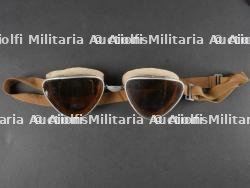 Lot de deux paires de lunettes de motocycliste. Set of two pairs of motorcycle goggles. — miniature 2