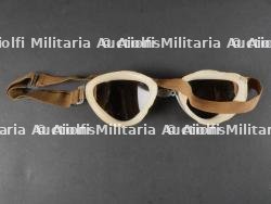 Lot de deux paires de lunettes de motocycliste. Set of two pairs of motorcycle goggles. — photo 3