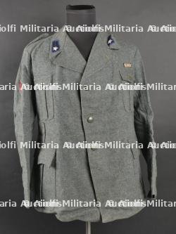 Vareuse de sergent major des transports-motorisés. Motor transport sergeant major's jacket.