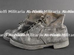 Une paire de brodequins de l’armée Royale italienne. A pair of Royal Italian Army brodequins. — photo 4
