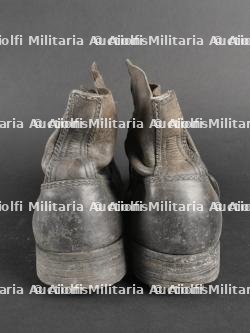 Une paire de brodequins de l’armée Royale italienne. A pair of Royal Italian Army brodequins. — miniature 5