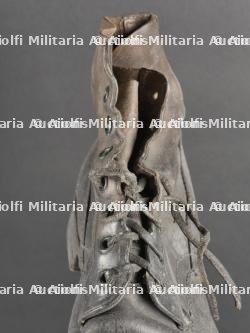 Une paire de brodequins de l’armée Royale italienne. A pair of Royal Italian Army brodequins. — photo 10