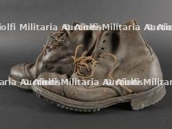 Une paire de brodequins de l’armée Royale italienne. A pair of Royal Italian Army brodequins. — miniature 14