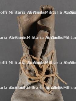 Une paire de brodequins de l’armée Royale italienne. A pair of Royal Italian Army brodequins. — miniature 24