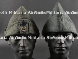 Deux calots troupe de l’armée Royale italienne. Two Royal Italian Army troop caps.