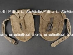 Paire de sacoche pour ceinturon de démineur parachutiste.