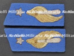 Lot de pattes de col des parachutistes. Pair of pouches for paratrooper's belt. — miniature 9