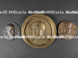 Lot de 3 médaillons. — miniature 1