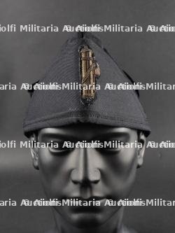 Coiffure du Parti National Fasciste. National Fascist Party headdress. — photo 1