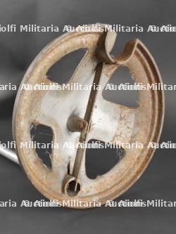 Crachoir métallique du PNF. PNF metal spittoon. — miniature 15