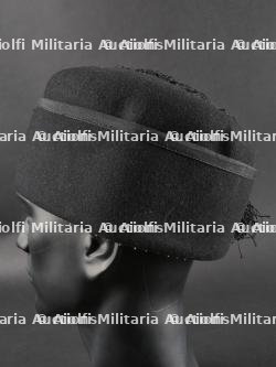 Coiffure de cadre des GIL. GIL executive headdress. — photo 3