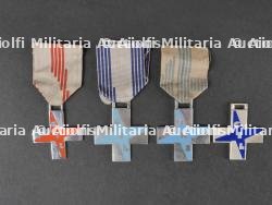 Lot de croix de la GIL et de l’ONB. Lot of GIL and ONB crosses. — miniature 1
