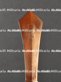 Glaive de récompense pour le 100 mètres dos des championnats sportifs de la jeunesse d’Europe en 1942. Glaive award for the 100-meter backstroke at the 1942 European Youth Sports Championships. — photo 11