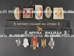 Lot d’insigne des Jeunesses Fascistes. Set of Fascist Youth badges.
