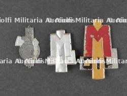 Lot d’insigne des Jeunesses Fascistes. Set of Fascist Youth badges. — photo 2