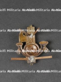 Insigne de casque de la 2ème Légion de Chemises Noires coloniale de Misurata. Helmet badge of the 2nd Misurata Colonial Blackshirt Legion. — miniature 2