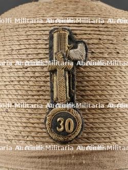 Casque tropicale Casarini d’aumônier de la 30ème Légion de la MVSN. Casarini tropical helmet for the chaplain of the 30th Legion of the MVSN. — photo 3