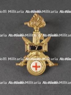 Insigne de casque tropical du service de santé de la 7ème Division de Chemises Noires. Tropical helmet badge of the 7th Black Shirt Division's medical service