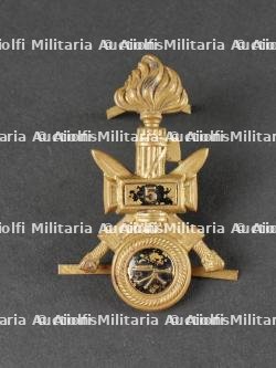 Insigne de casque tropical de mitrailleur de la 5ème Division de Chemises noires. Tropical helmet insignia for the 5th Blackshirt Division machine gunner.