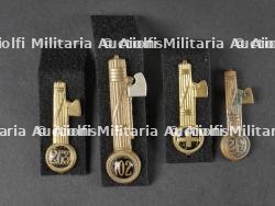 Lot de 4 insignes de Fez. Set of 4 Fez badges.