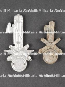 Lot de deux insignes de fez ou de calot. Set of two fez or cap badges. — miniature 4