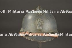 Casque Adrian 1915 infanterie. Adrian 1915 infantry helmet.
