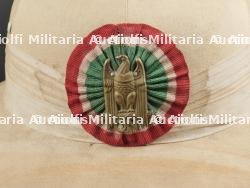 Casque coloniale italien de l’armée Royale Italienne. Italian colonial helmet of the Italian Royal Army.  — photo 2