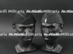 Lot de deux calots des jeunesses fascistes. Set of two caps of fascist youths.