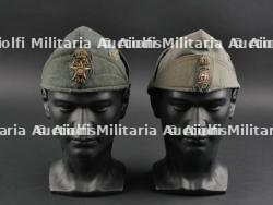 Bonnets de police italien. Italian police hats