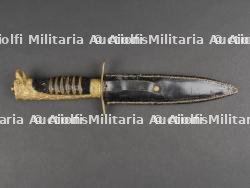 Dague à tête d'aigle. Dagger with eagle head. — miniature 3