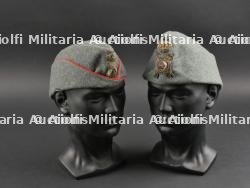 Bonnets de police italien. Italian police hats
