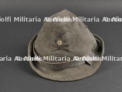 Chapeau de troupe du 1er Régiment des Chasseurs Alpins italien. Troop hat of the 1st Italian Alpine Fighter Regiment.