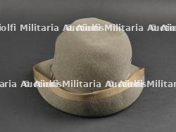 Chapeau de grande tenue d’officier du 13eme Régiment d’Artillerie de montagne italien. Officer’s hat of the 13th Italian Mountain Artillery Regiment. — photo 8