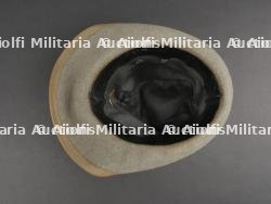 Chapeau de grande tenue d’officier du 13eme Régiment d’Artillerie de montagne italien. Officer’s hat of the 13th Italian Mountain Artillery Regiment. — miniature 14