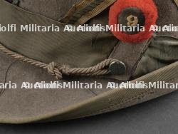Chapeau de grande tenue d’adjudant du 1er Régiment des Chasseurs Alpins italien. Warrant officer’s hat of the 1st Italian Alpine Fighter Regiment. — miniature 5