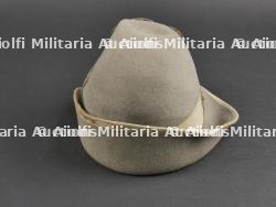 Chapeau de grande tenue de lieutenant du 4eme Régiment des Chasseurs Alpins italien. Lieutenant’s hat of the 4th Italian Alpine Hunters Regiment. — miniature 8