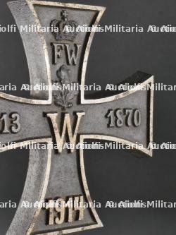 Presse papier patriotique Croix de Fer et reproduction d'un hausse col de porte drapeau. Iron Cross paperweight and reproduction colours bearer's gorget. — photo 4