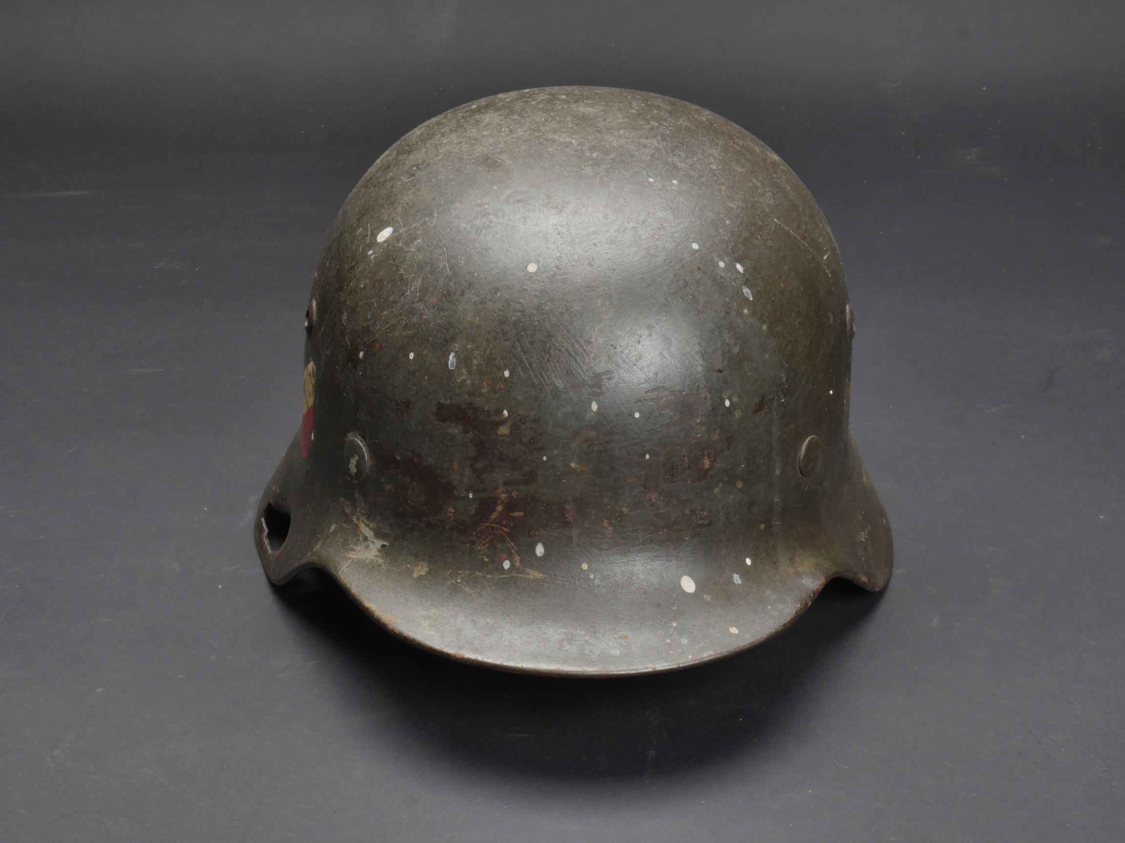 Casque allemand M35 Heer avec système de transport en cuir, ex-camouflé  blanc