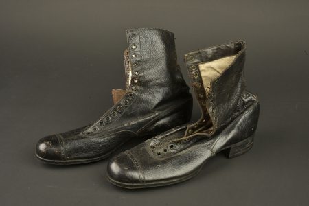 - Lot 1072